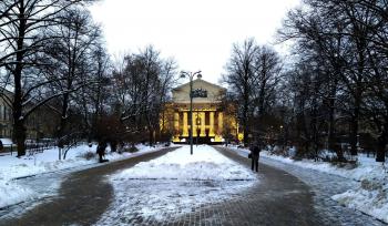 Дворец вновь продают